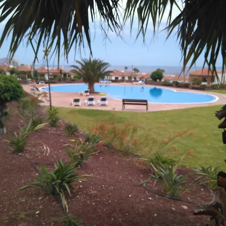 Amazing Surrounded By Two Golf Clubs And A Marina Daire *