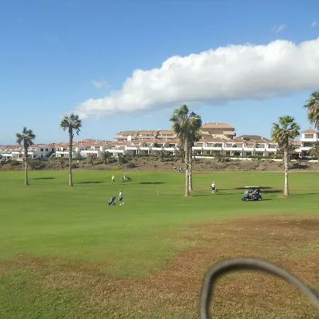 Amazing Surrounded By Two Golf Clubs And A Marina Daire
